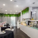 Luxe Hotel 4*