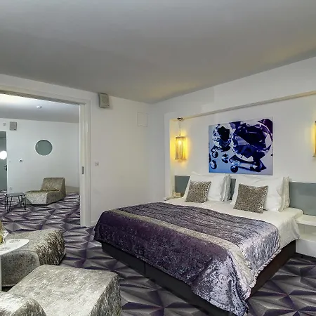 Otel Luxe 4*
