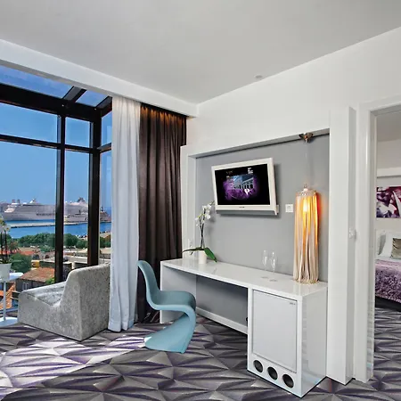 Luxe Otel 4*