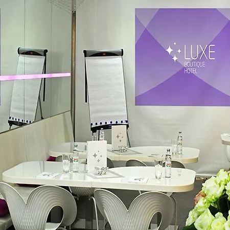 Luxe Hotel
