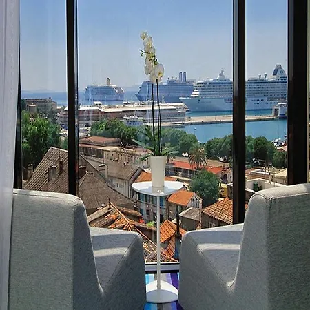 Luxe 4*