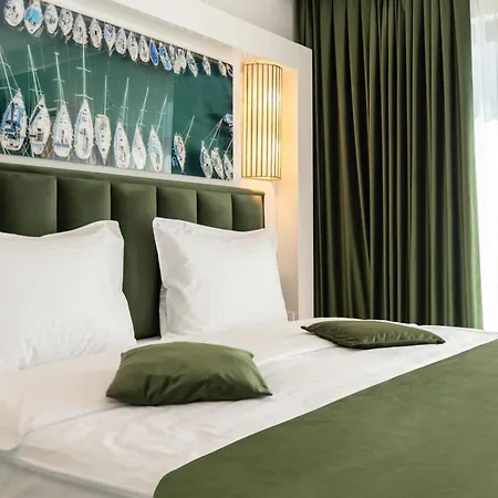 Luxe 4*