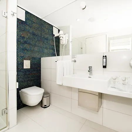 Luxe 4*