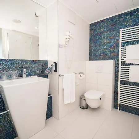 Luxe 4*