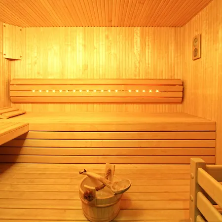 Luxe Hotel 4*