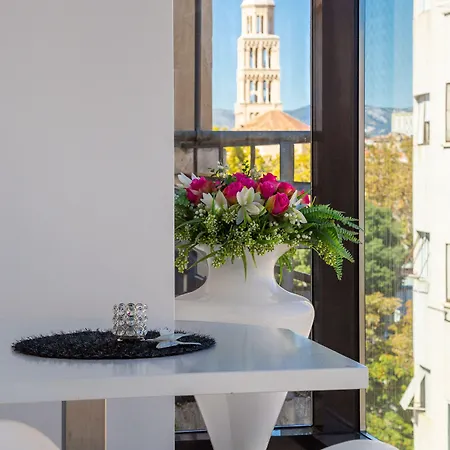 Luxe Hotel 4*
