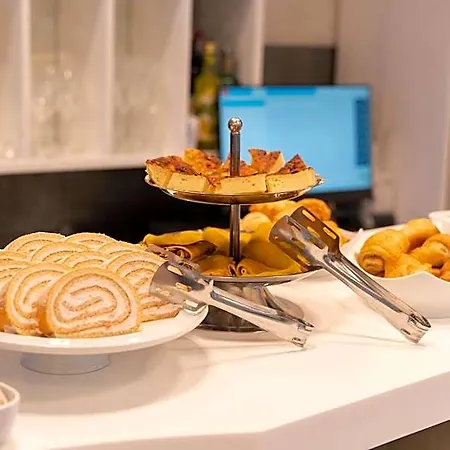 Luxe Hotel 4*