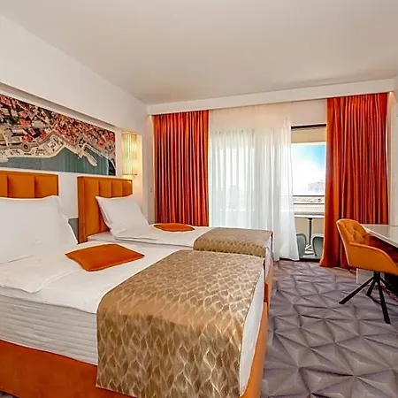 Luxe 4*