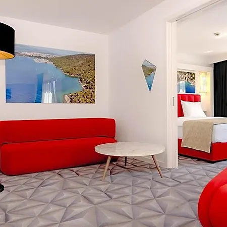 Luxe Hotel 4*