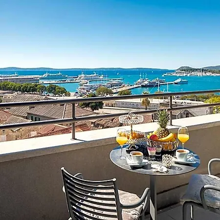 Luxe 4*