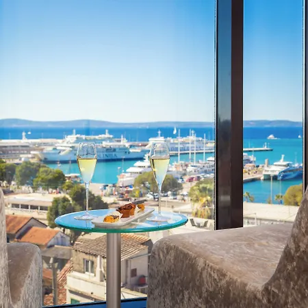 Hotel Luxe