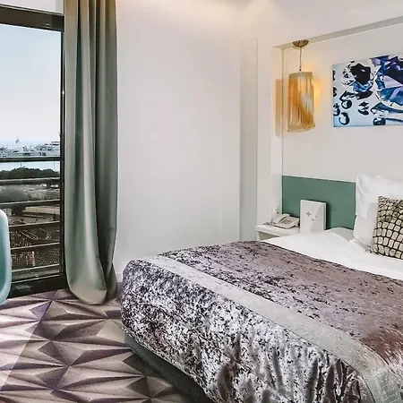 Luxe 4*