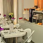 Luxe Hotel 4*